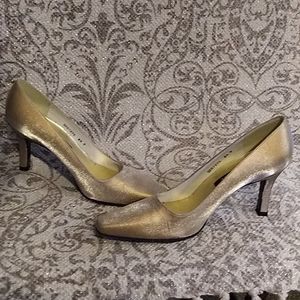 Excellent Stuart Weitzman Satin Heels Display Shoe